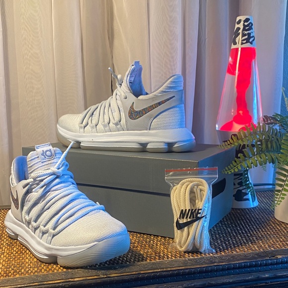 Nike KD 10 “Anniversary” in “Faint Blue/Multi-Color” - Picture 1 of 5